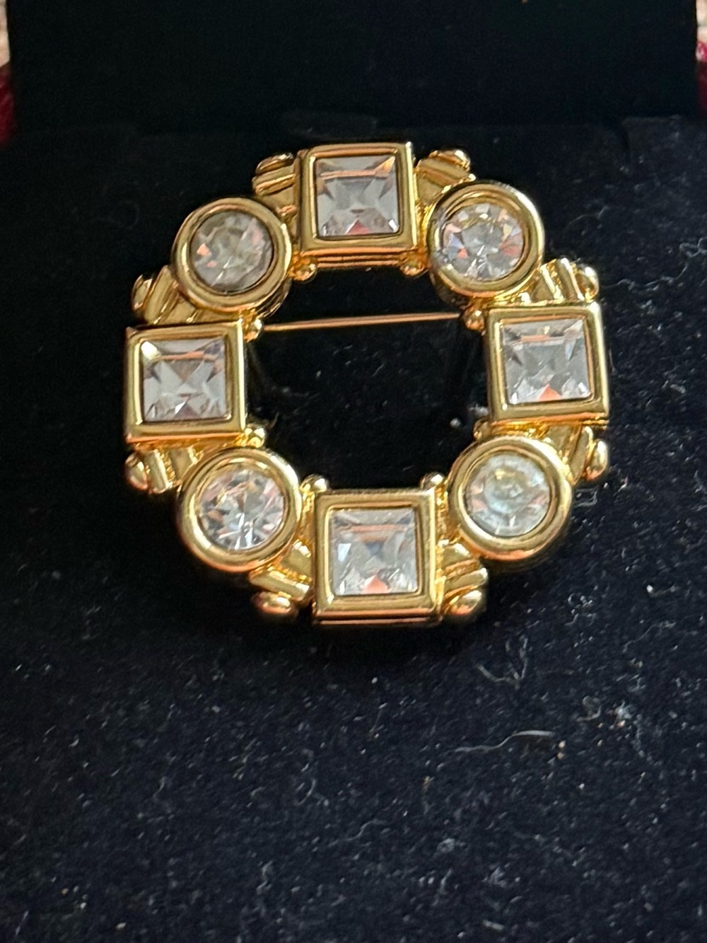 VTG Monet brooch with white stones